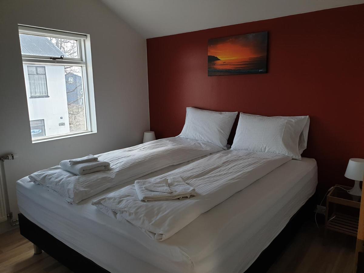 Grand-Inn Bar And Bed Saudarkrokur Экстерьер фото